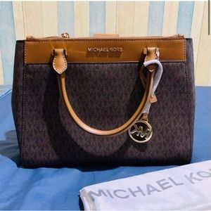 MK Large Gibson bag brand new